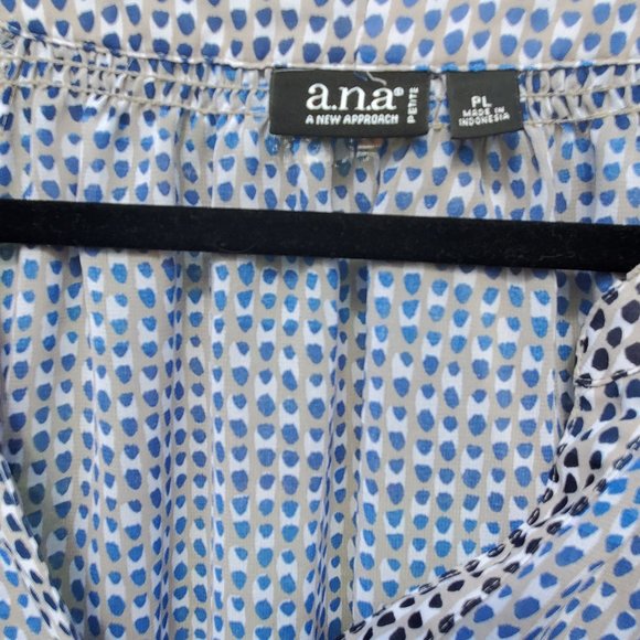 Spring Inspired Work Blouse🌹 - Picture 5 of 6